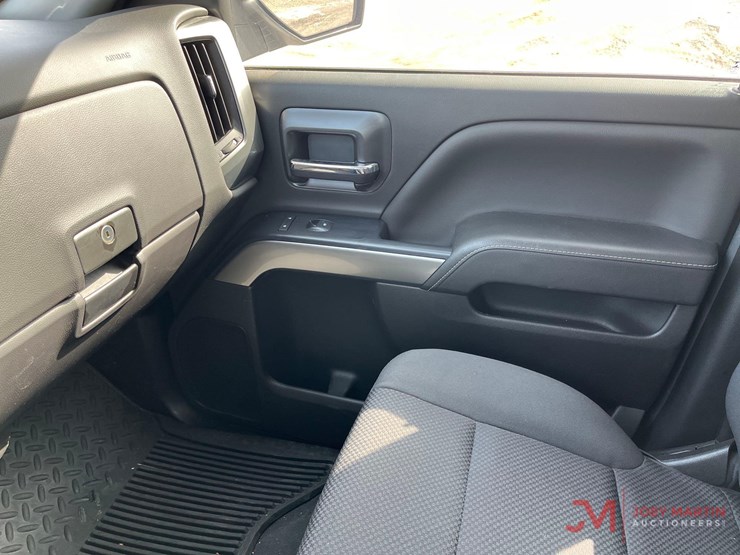 2019-chevrolet-silverado-1500-image-30
