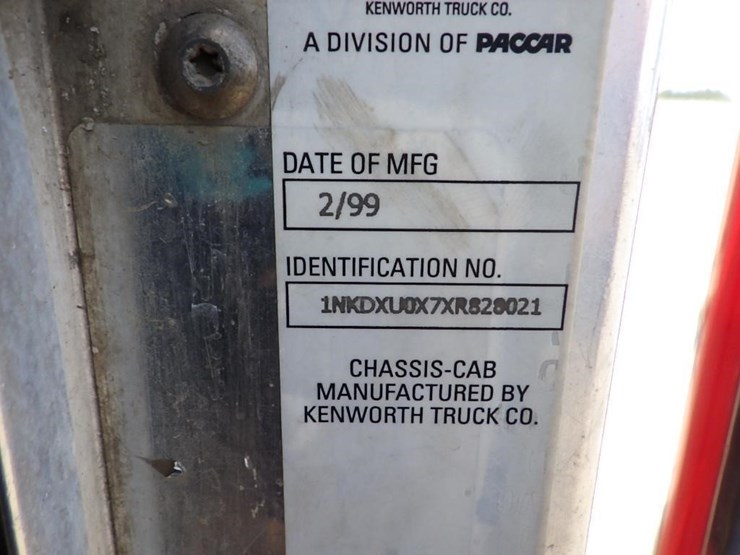 1999-kenworth-t800-image-71