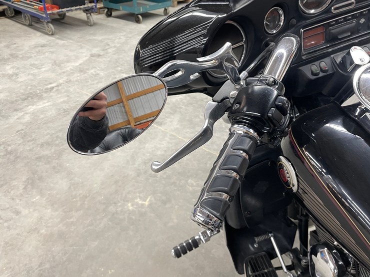 #210-•-2001-harley-davidson-ultra-classic-motorcycle-(has-wi-title)-image-31