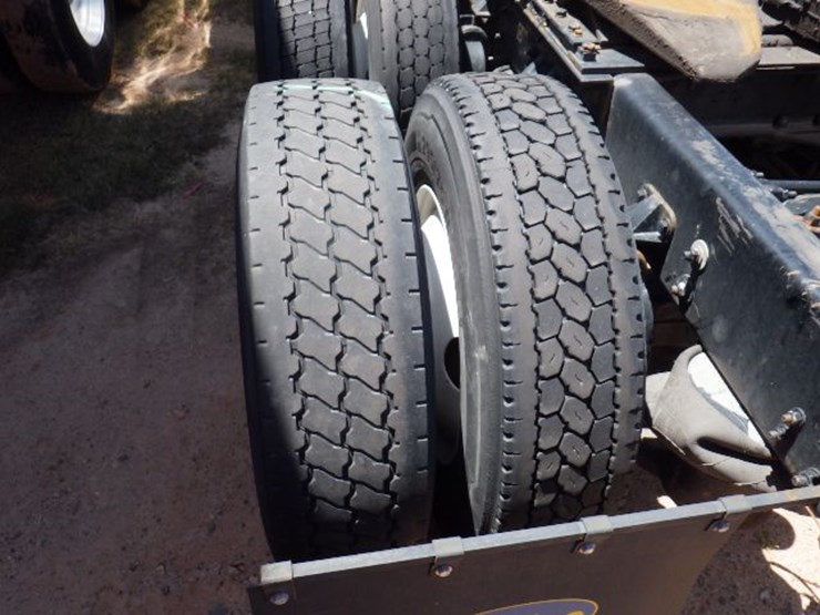 2022-kenworth-t680-image-12