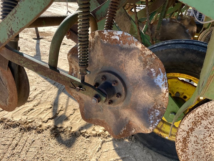 john-deere-7000-image-36