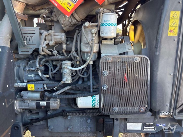 2015-kubota-m6-131-image-19