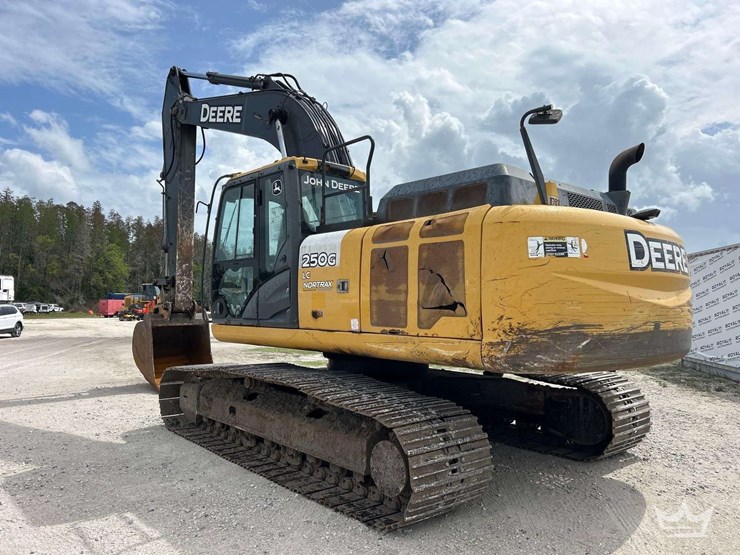 2016-deere-250g-lc-image-4