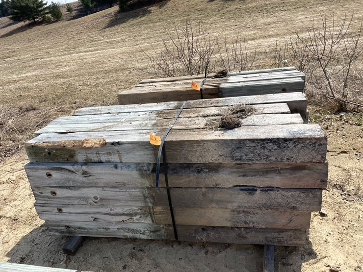 #3127-•-bundle-of-used-guard-rail-posts-image-2