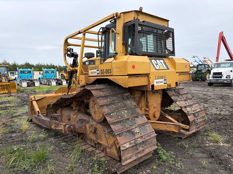 caterpillar-d6t-lgp-image-6