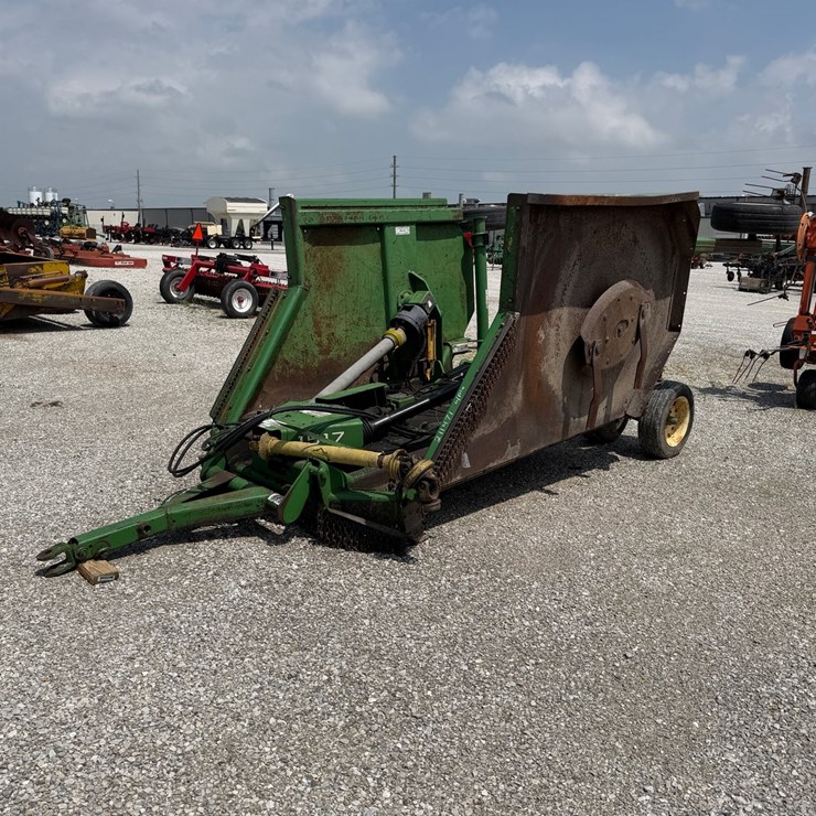 JOHN DEERE 1517