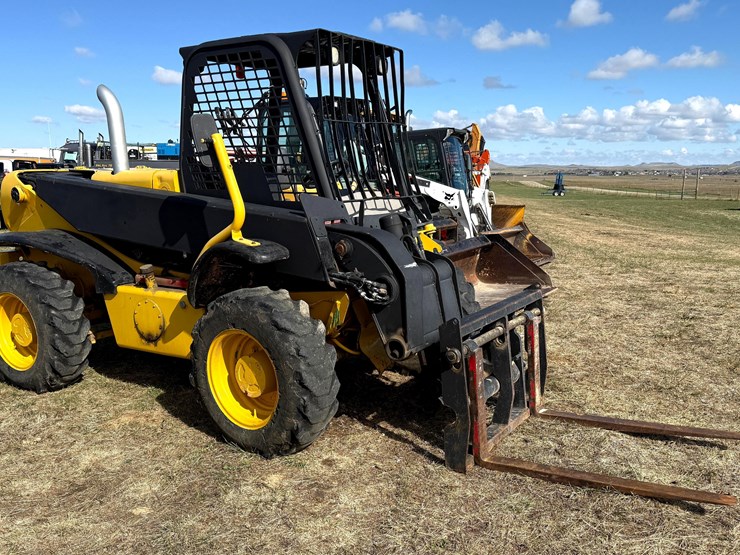 jcb-520-image-1