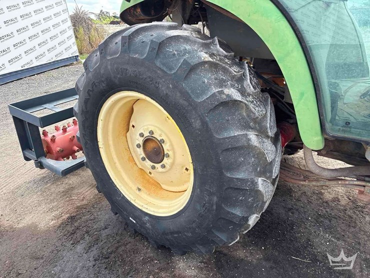 2010-john-deere-4720-image-29