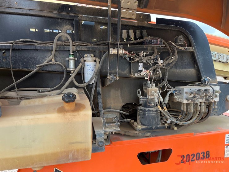 2018-jlg-600s-image-13