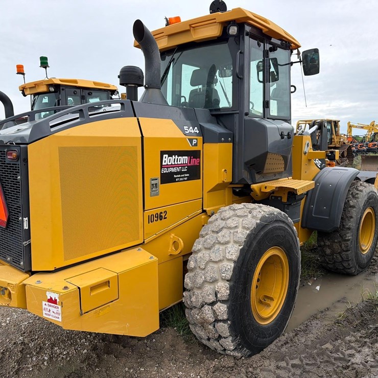 2023 DEERE 544P
