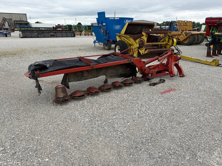 new-holland-617-image-1