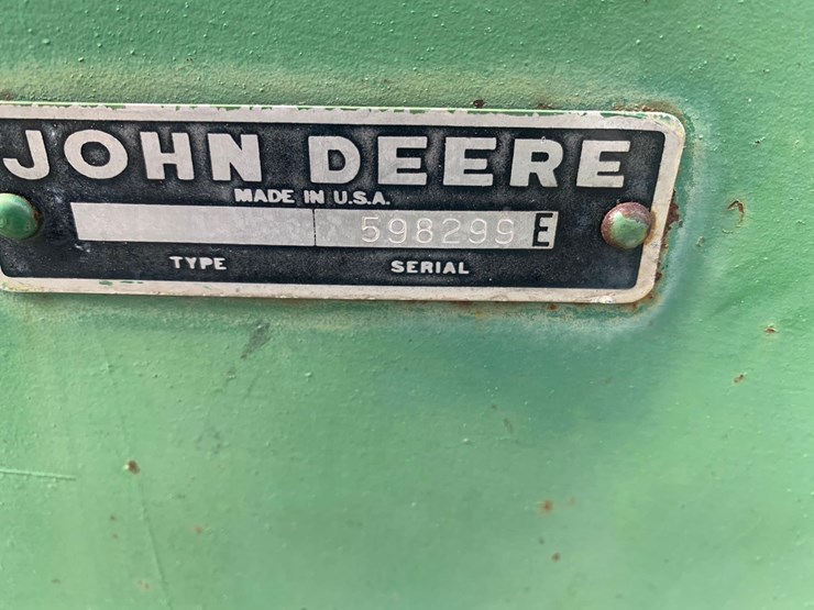 1982-john-deere-2320-image-13