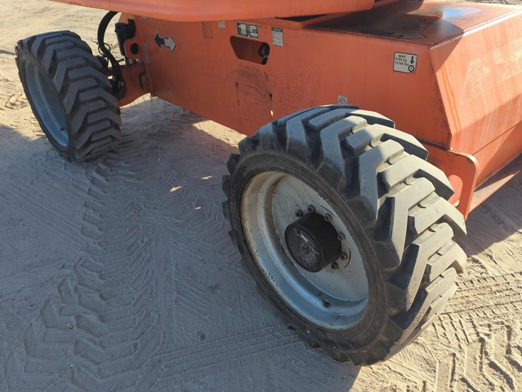 2018-jlg-600s-image-7