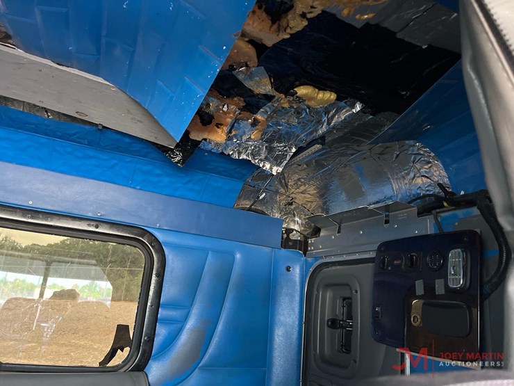 2019-peterbilt-389-image-21