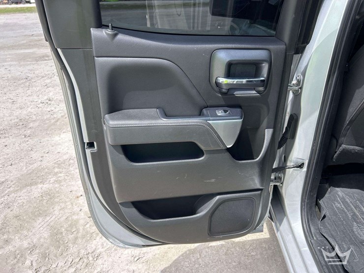 2018-chevrolet-silverado-1500-image-26