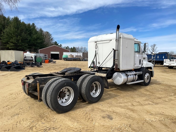 #102-•-1997-mack-ch600-semi-(has-wi-title)-image-5