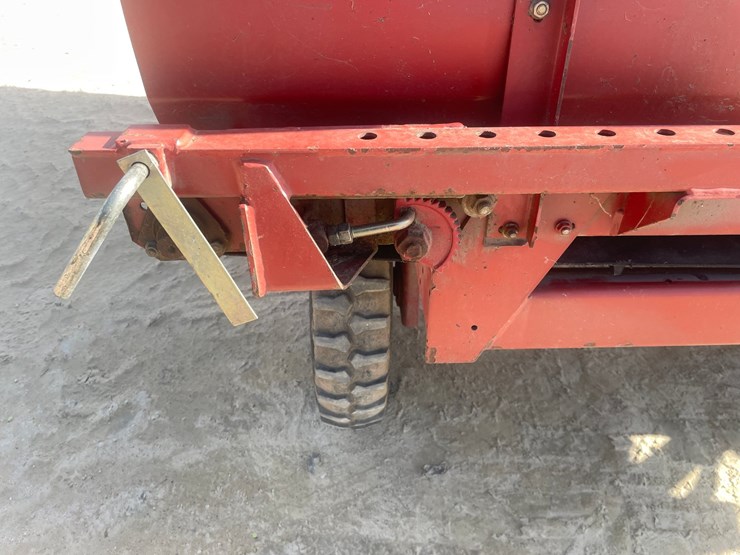 new-holland-166-image-24