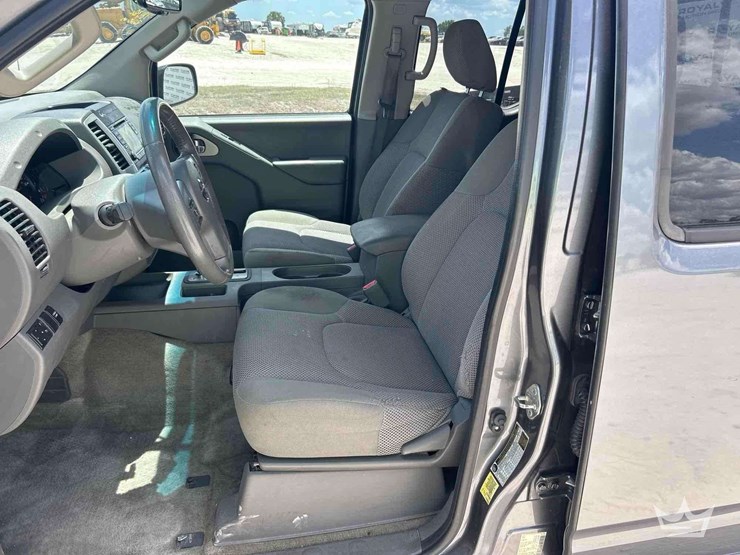 2016-nissan-frontier-image-13