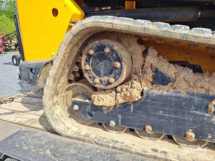 2023-jcb-3ts-8t-image-36