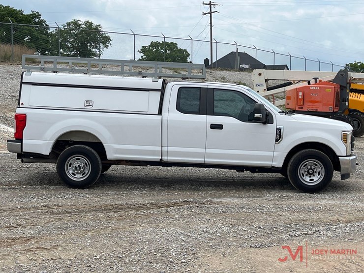 2019-ford-f350-sd-image-2
