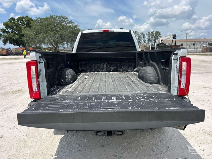 2023-ford-f250-image-24