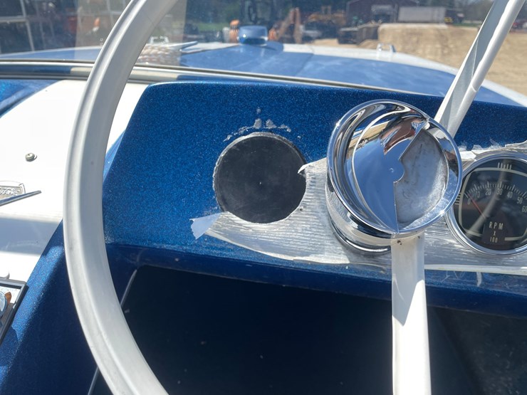 #2001-•-1965-glastron-14'-fiberglass-boat-(sells-with-bill-of-sale-only)-image-35