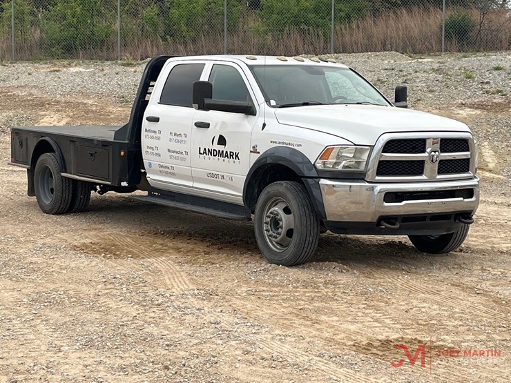 2014-ram-5500-heavy-duty-flat-bed-truck-image-2