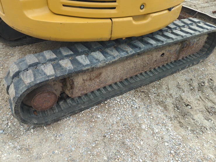 2015-caterpillar-305.5e2-image-11