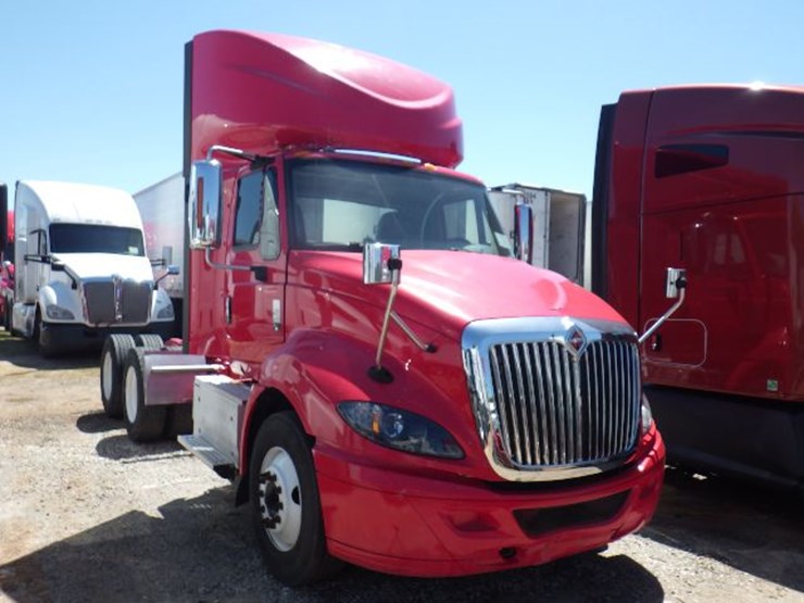 2017-international-prostar-image-3