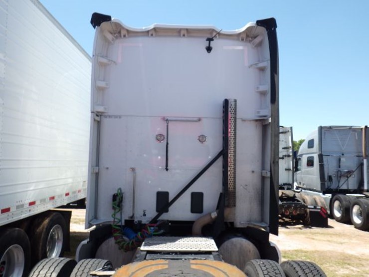 2022-kenworth-t680-image-9