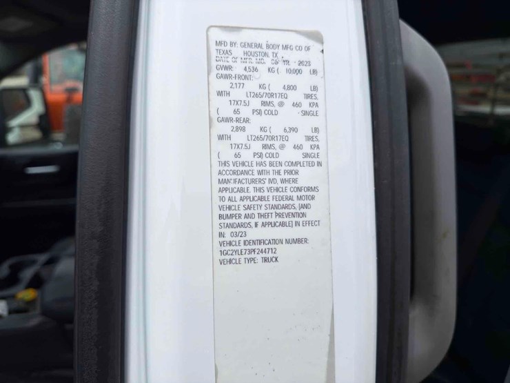 2023-chevrolet-2500-image-18