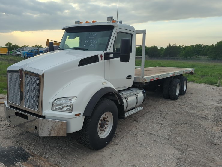 2016-kenworth-t880-image-2