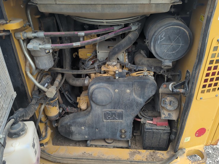 2020-caterpillar-299d3-image-9