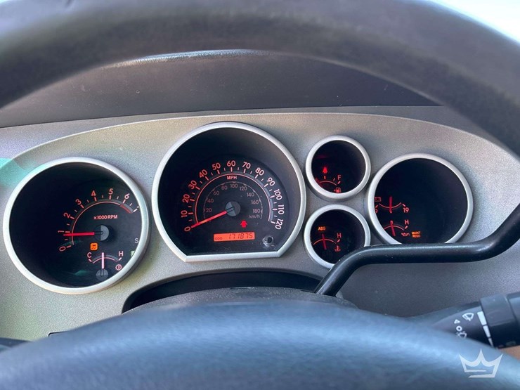 2013-toyota-tundra-image-15