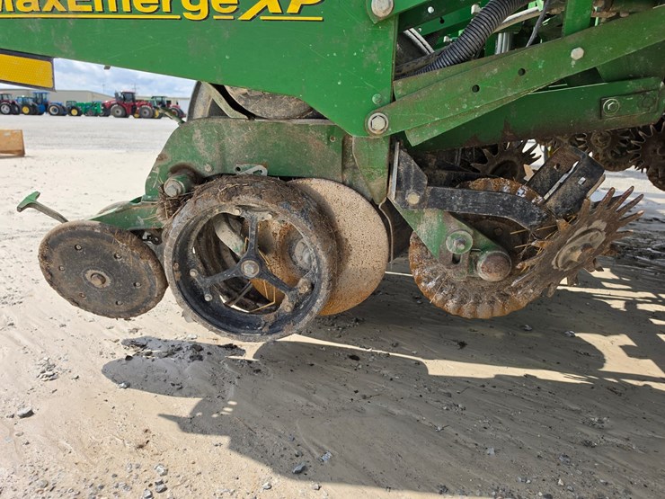 2007-john-deere-1770nt-image-5