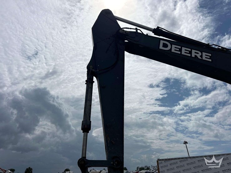 2016-deere-250g-lc-image-32