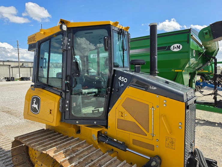 2023-deere-450-lgp-image-21
