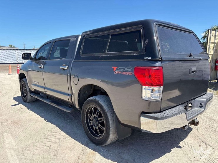 2013-toyota-tundra-image-4