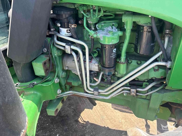 2016-john-deere-6135e-image-8