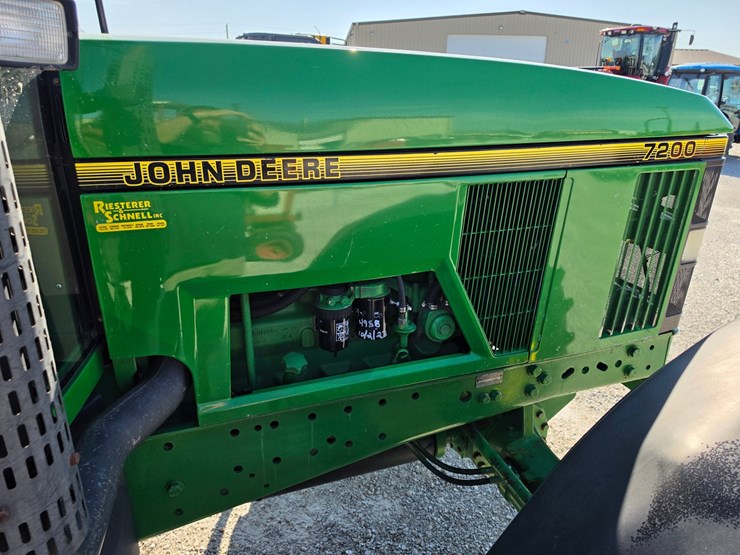 1994-john-deere-7200-image-17