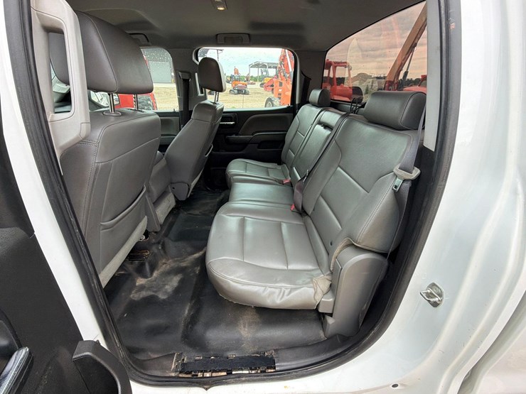 2017-chevrolet-1500-image-13