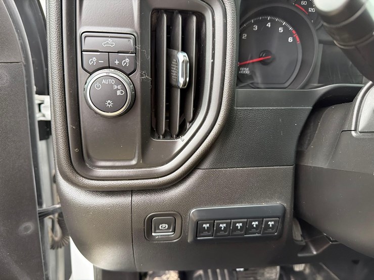 2022-chevrolet-3500-image-20