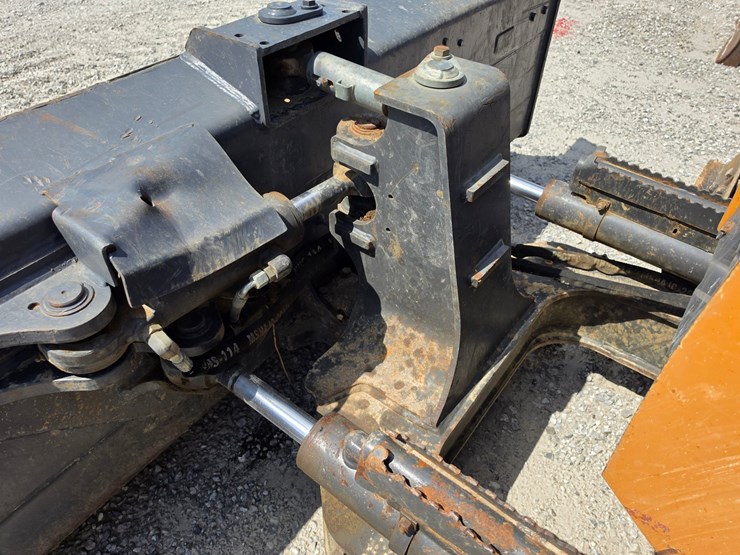 2014-case-850m-lt-image-6