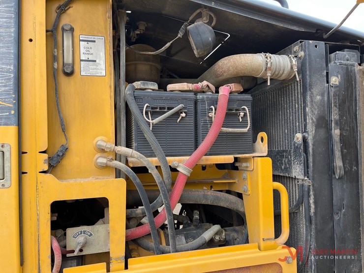 2010-deere-670g-image-12