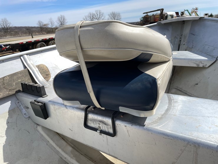 #2002-•-1979-14'-alumicraft-f7-boat-(sells-with-bill-of-sale-only)-image-33