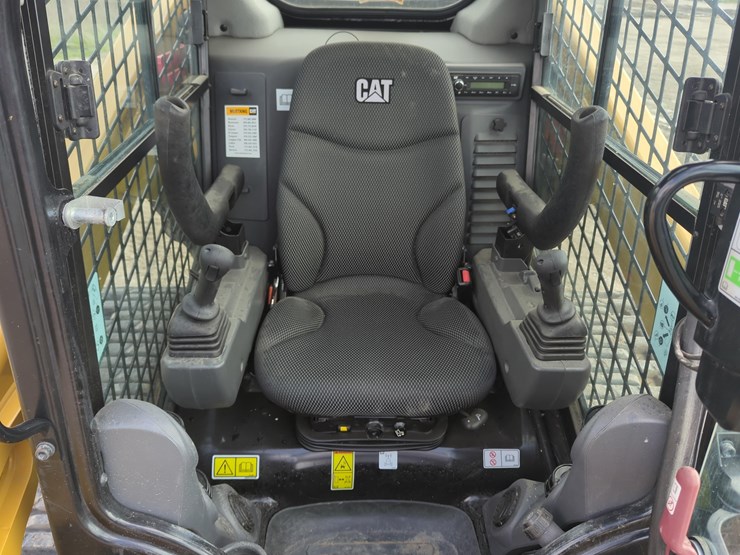 2021-caterpillar-289d3-image-11