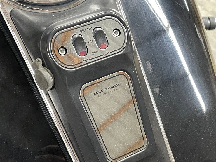 #210-•-2001-harley-davidson-ultra-classic-motorcycle-(has-wi-title)-image-34