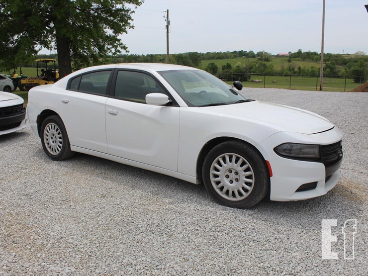 2015-dodge-charger-image-3