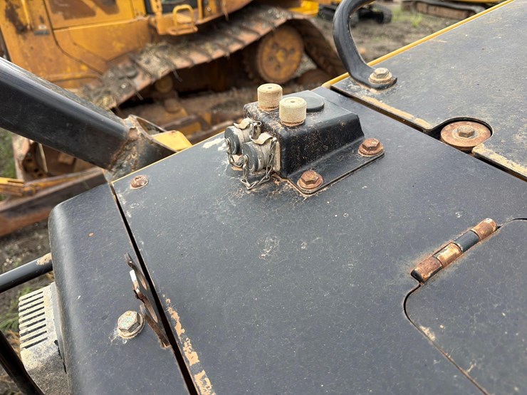 2021-caterpillar-d5-lgp-image-19