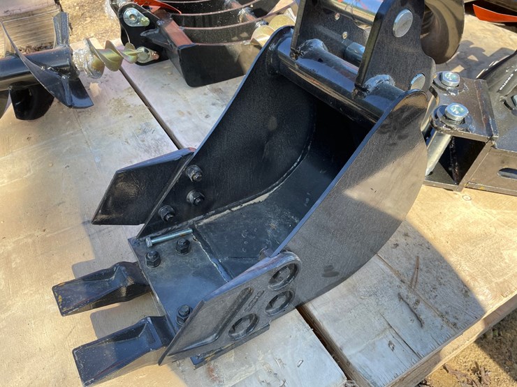#2310-•-new-mini-8"-bucket-attachment-image-1
